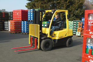 Location Chariot à Mât Vertical Diesel - 2,5T