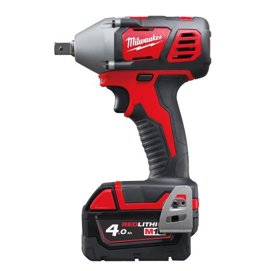  Boulonneuse à choc compacte 18 V - Milwaukee® - carré 1/2 - 2 batteries 4 Ah - 240 Nm