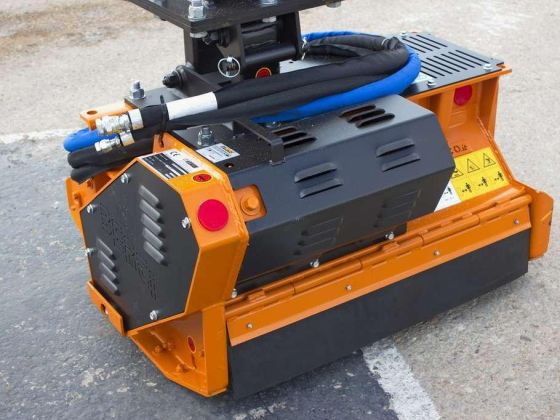  Broyeur à végétaux 2,3 à 3,9T